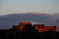 2009.06.16 Siste rest av sol lyser opp sykehuset i Tønsberg